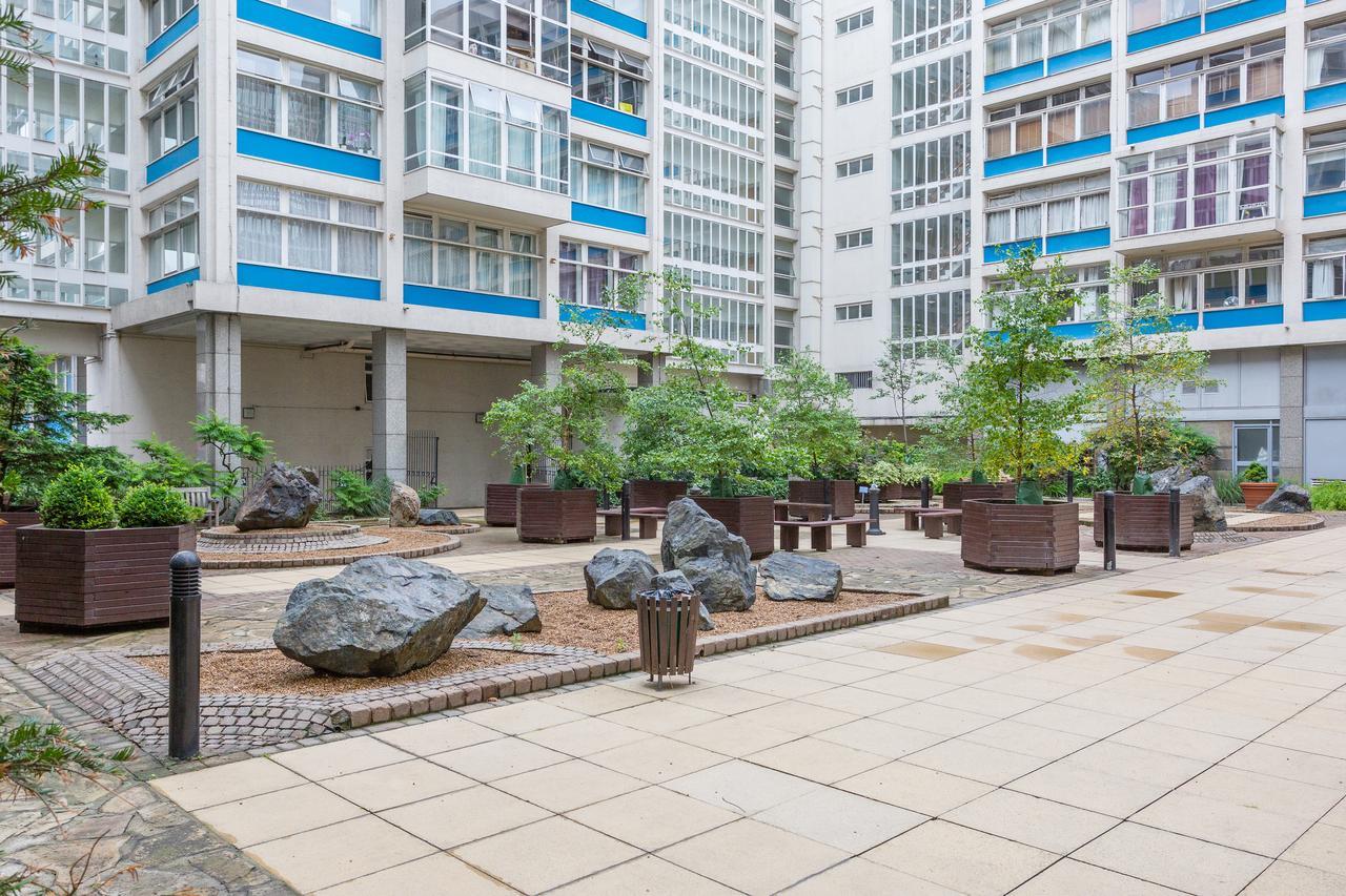 Apartment Metro Central Heights